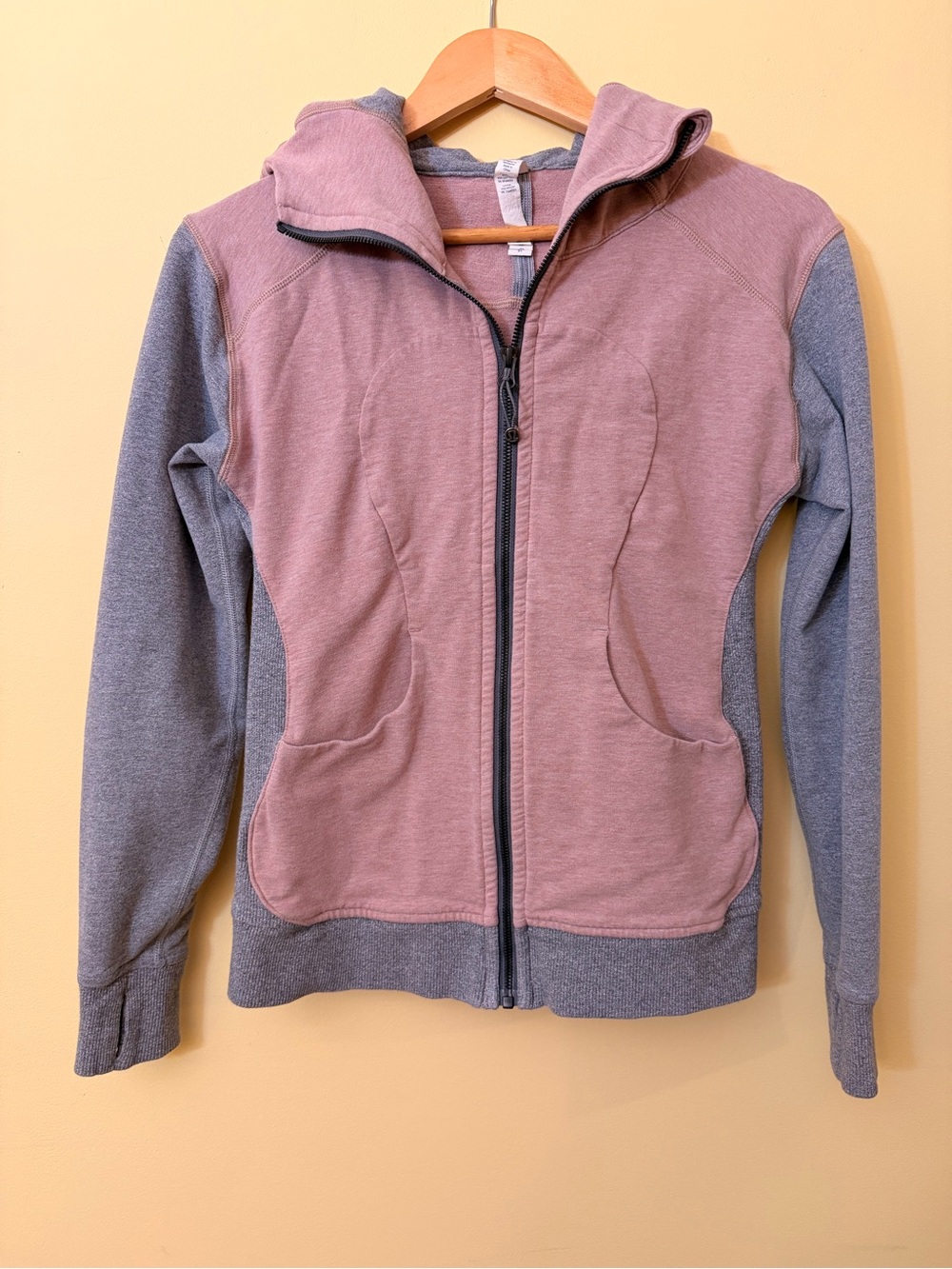 Lululemon Size 4 Mauve Grey Full Zip Hoodie Jacket Thumbholes